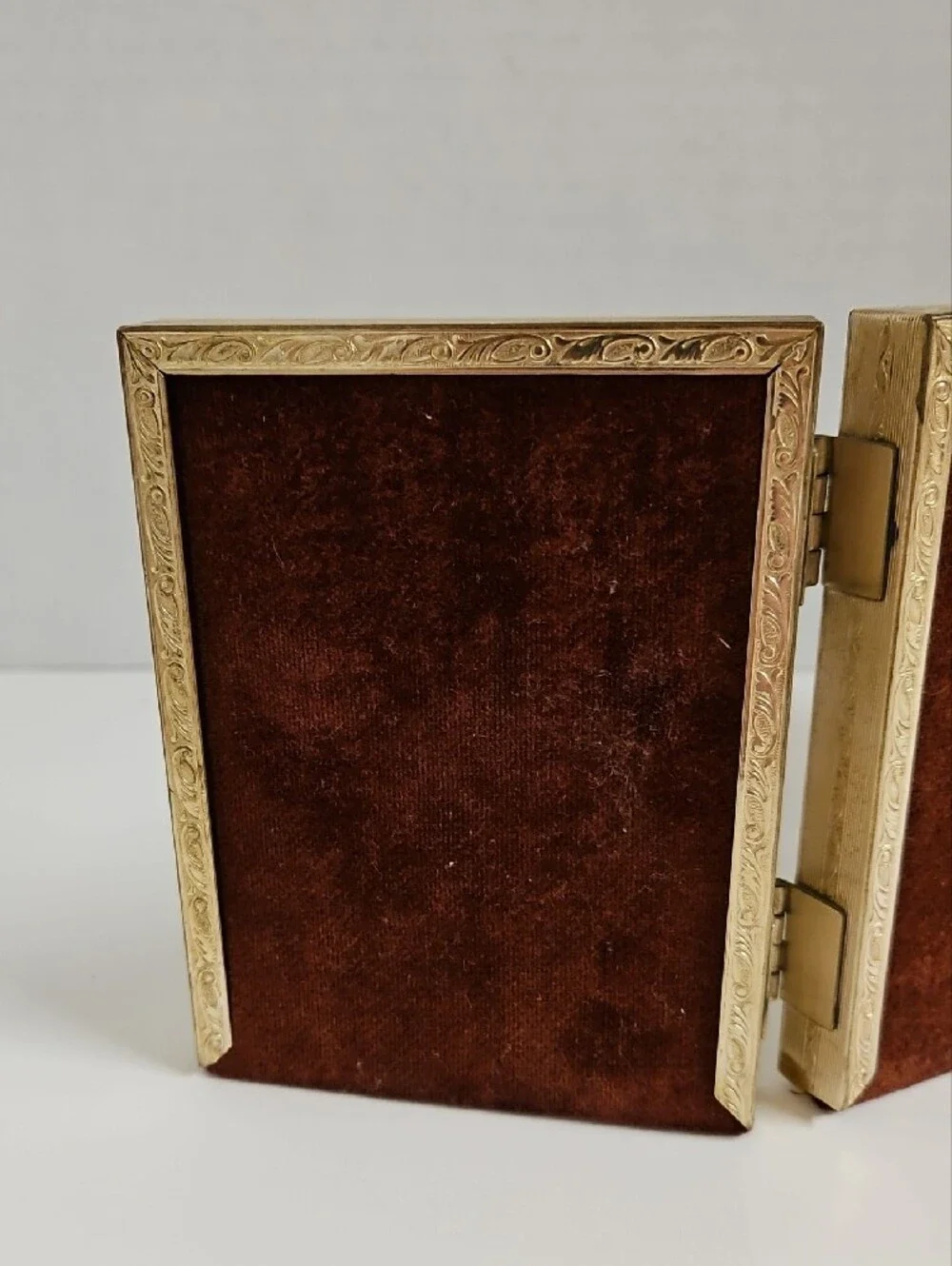 Vintage Triple-Fold Gold Hinged Photo Frame - Gold Finish